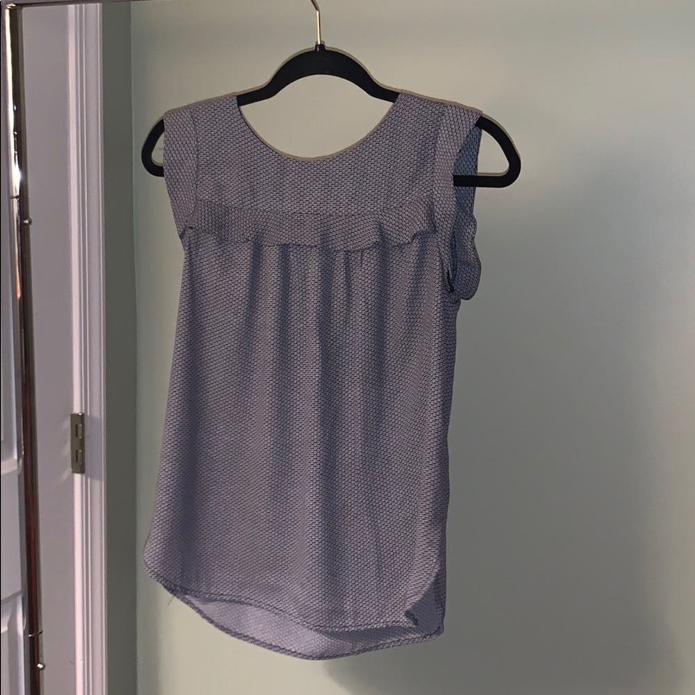 Black and white tank top blouse